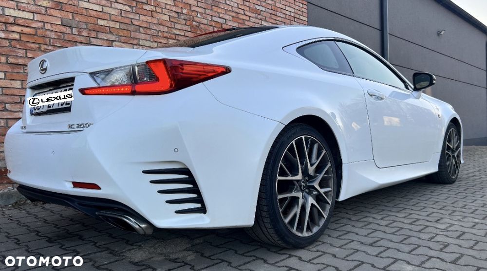 Lexus RC - 9