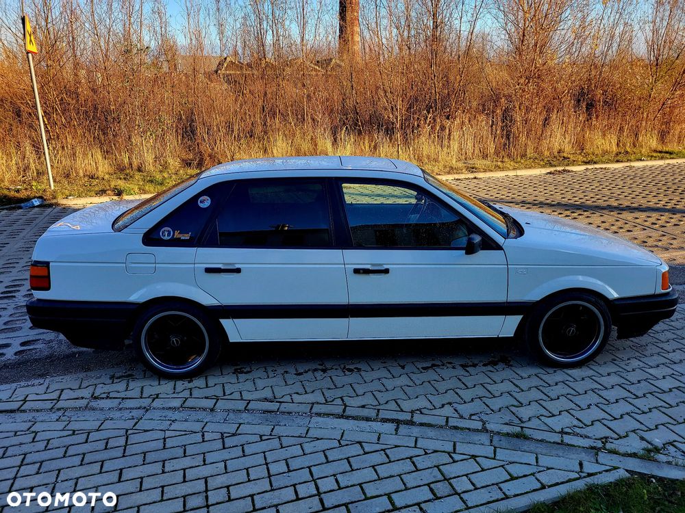Volkswagen Passat 1.8 CL - 4