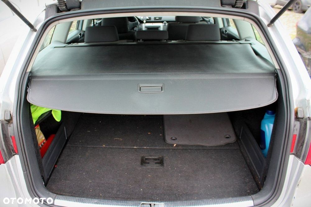 VW Passat B6 2005 2.0TDI BKP Kombi (MASKA, ZDERZAK, LAMPA, BŁOTNIK, DRZWI, SZYBA, FOTEL) - 8