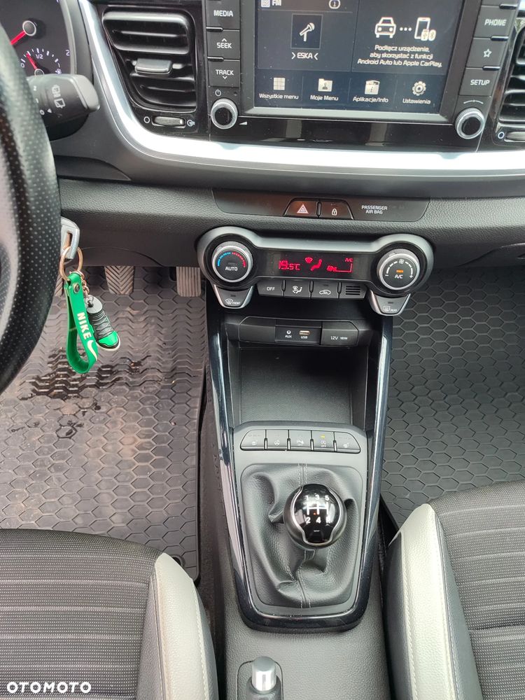 Kia Stonic 1.2 L - 8