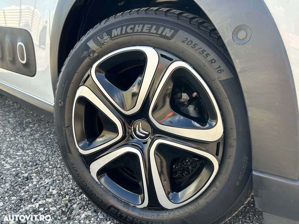 Citroën C3 1.2 PureTech S&S EAT6 Shine - 22
