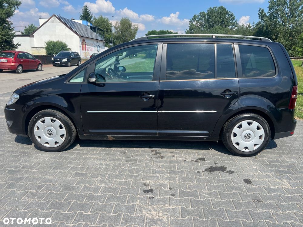 Volkswagen Touran 2.0 TDI DPF Highline - 8