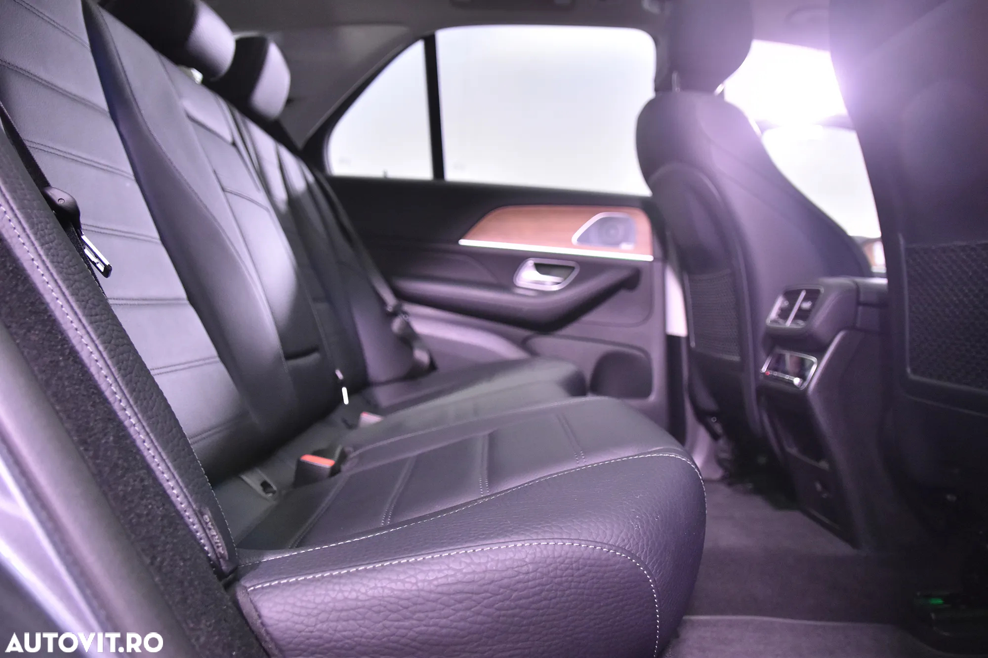 Mercedes-Benz GLE 300 d 4MATIC - 12