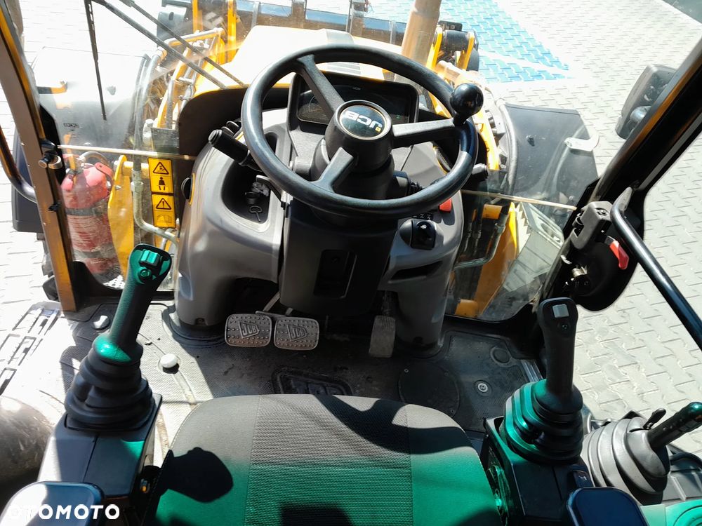 JCB JCB 4CX AEC  2023r - 23