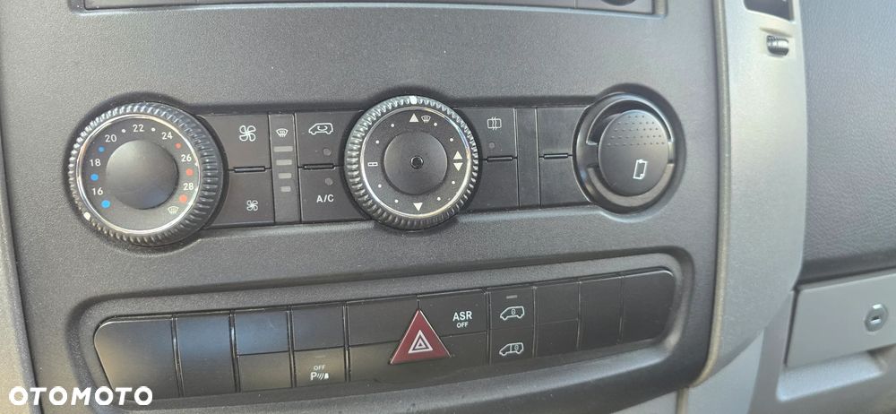 Mercedes-Benz Sprinter - 9