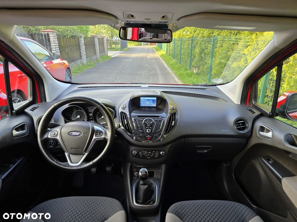 Ford Tourneo Courier 1.0 EcoBoost Titanium - 22