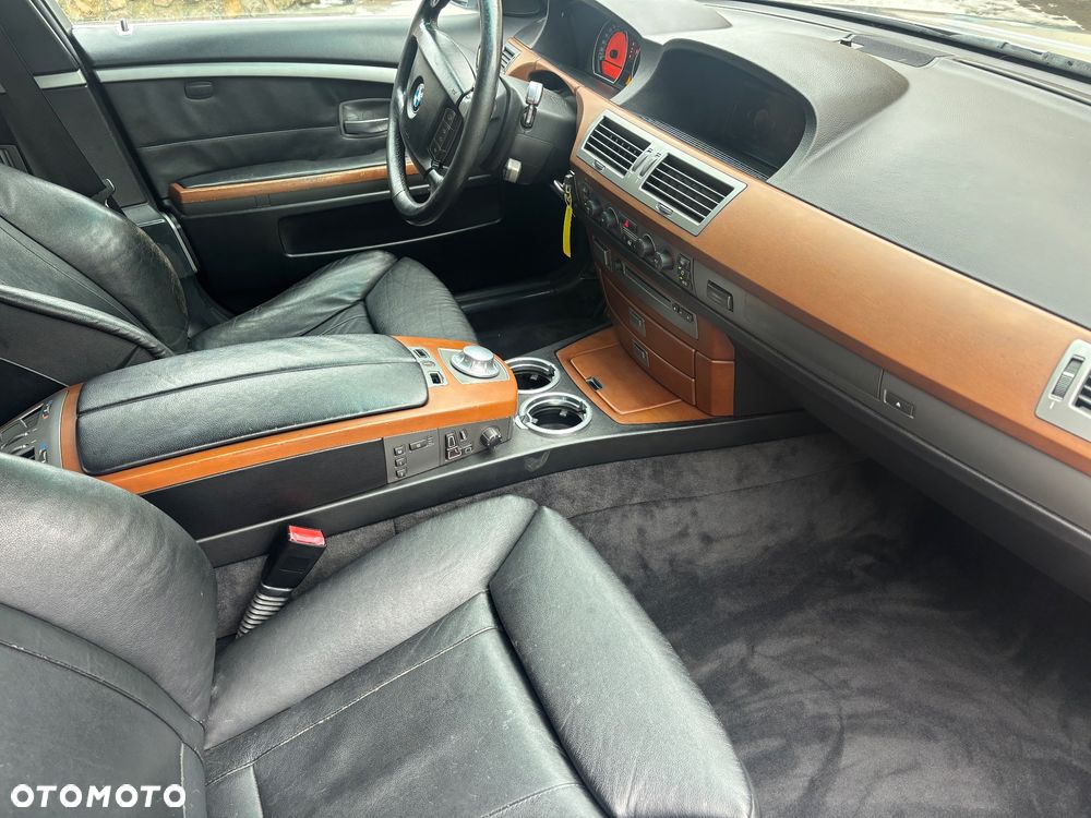 BMW Seria 7 - 12