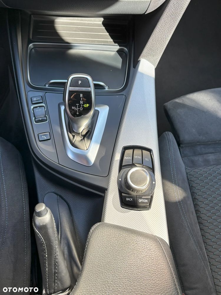 BMW Seria 3 320d xDrive - 25