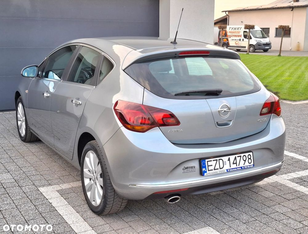 Opel Astra 1.4 T Cosmo - 12