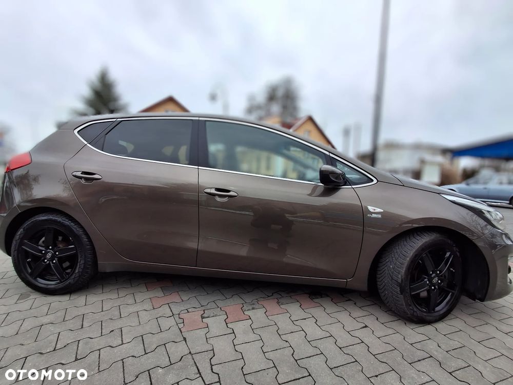Kia Ceed - 12