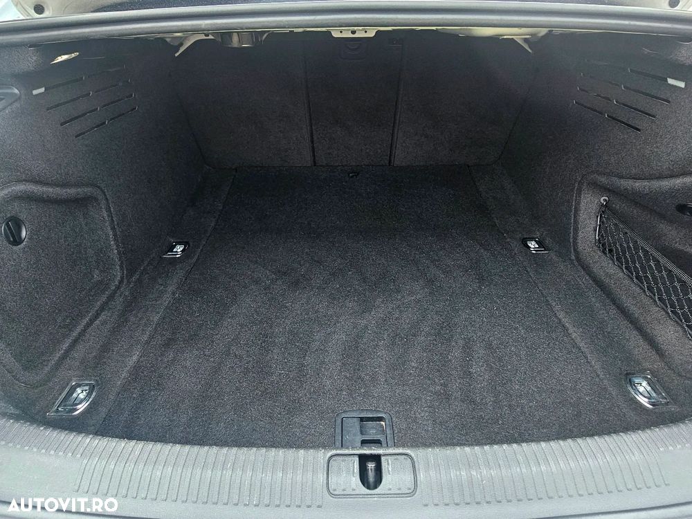 Audi A4 Limuzina 30 TDI S tronic MHEV S Line - 24