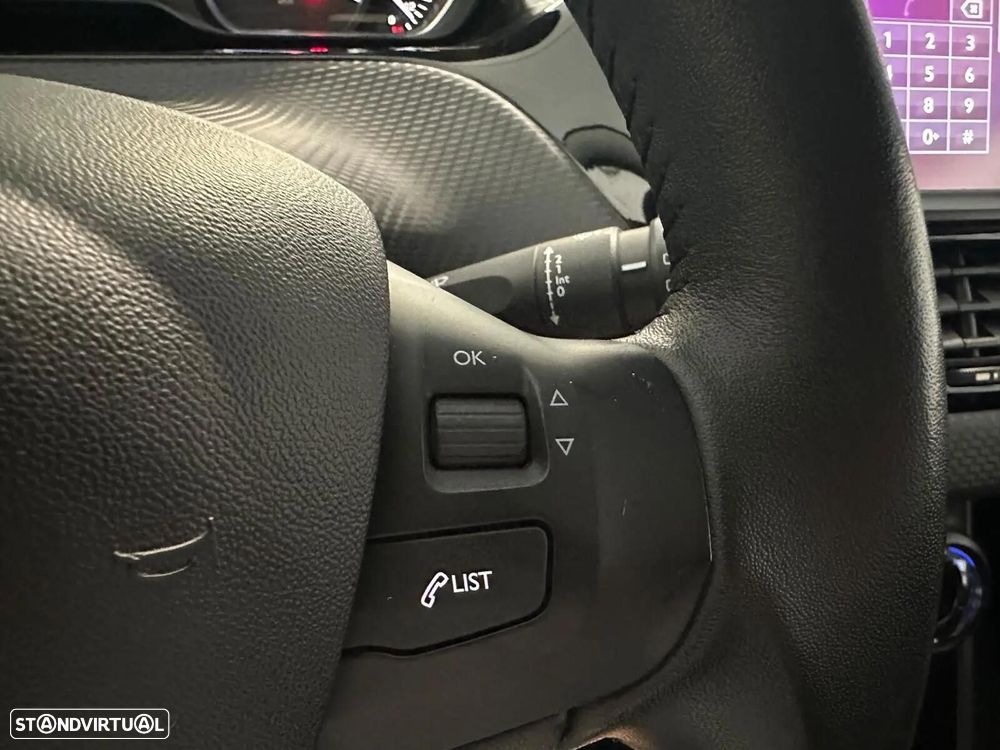 Peugeot 208 1.2 PureTech Style - 18