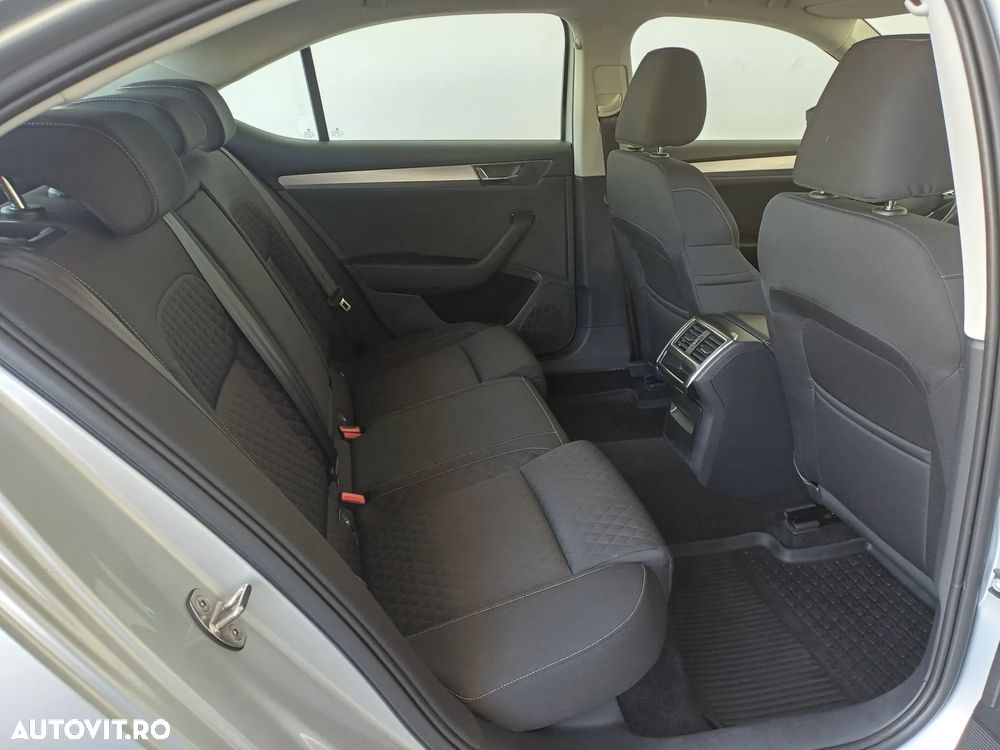 Skoda Superb 2.0 TDI DSG Ambition - 30