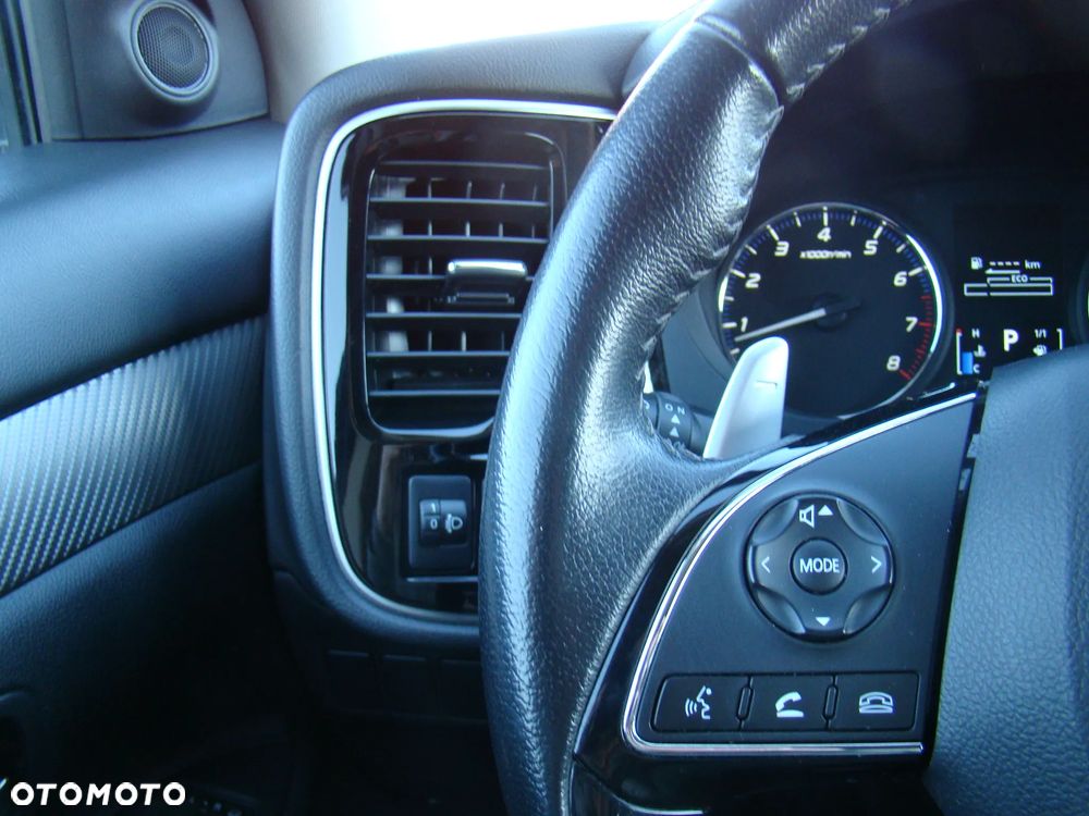 Mitsubishi Outlander 2.0 2WD CVT Diamant - 24