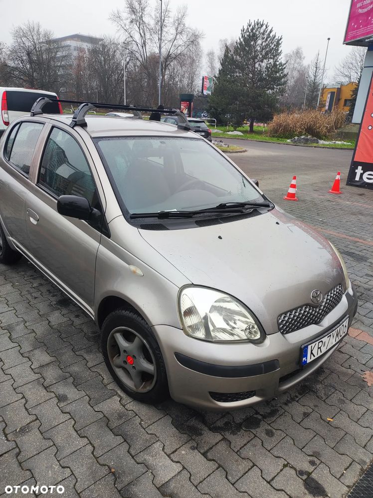 Toyota Yaris 1.0 Base - 3