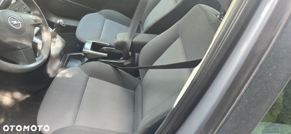 Opel Zafira 1.9 CDTI Essentia - 3