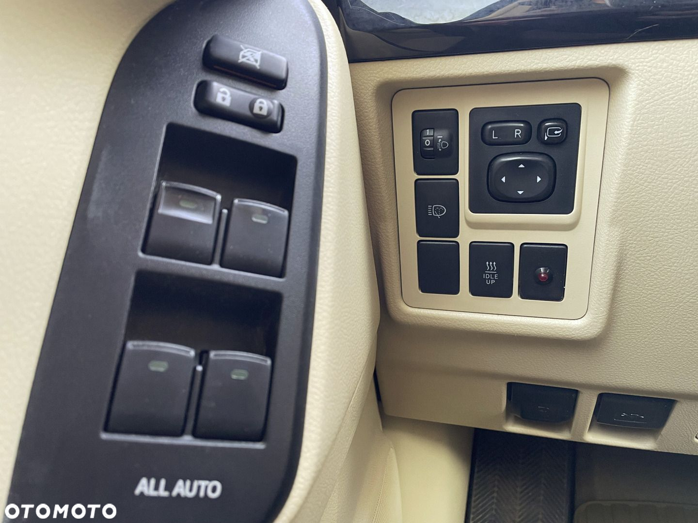 Toyota Land Cruiser - 20