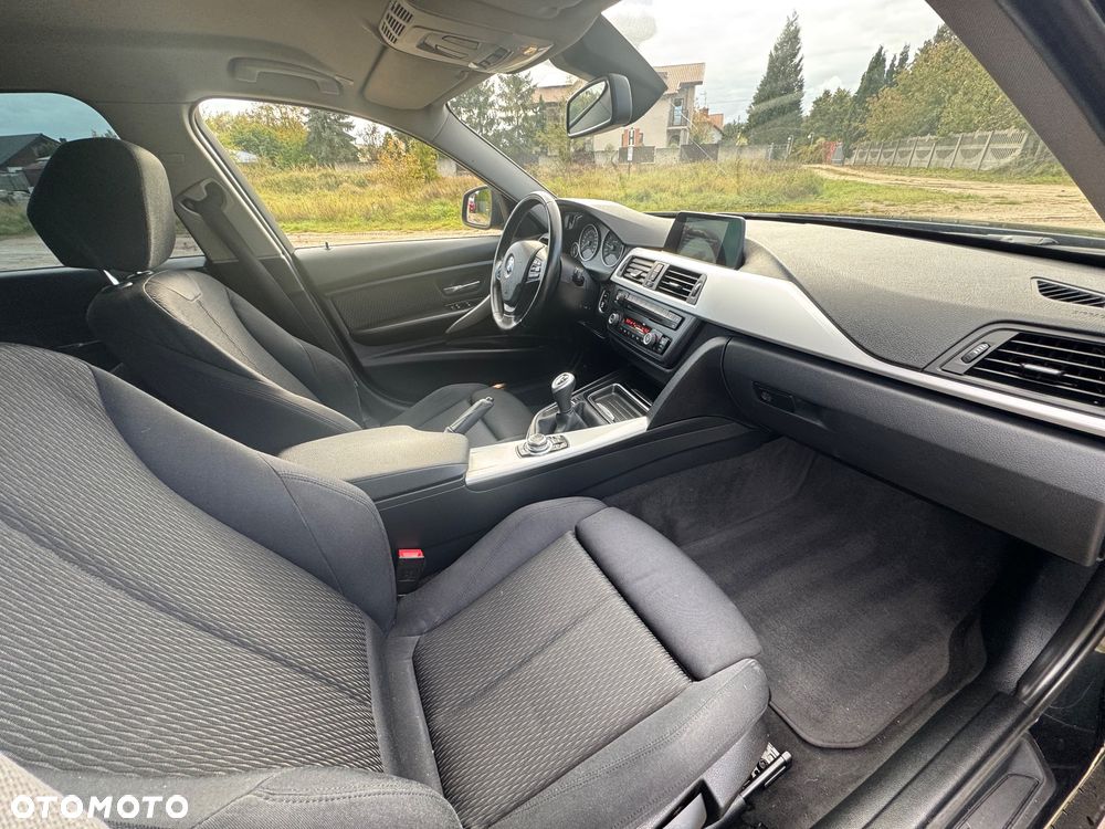 BMW Seria 3 316i M Sport - 13