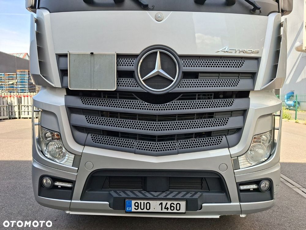 Versalift Actros 1845 - 30