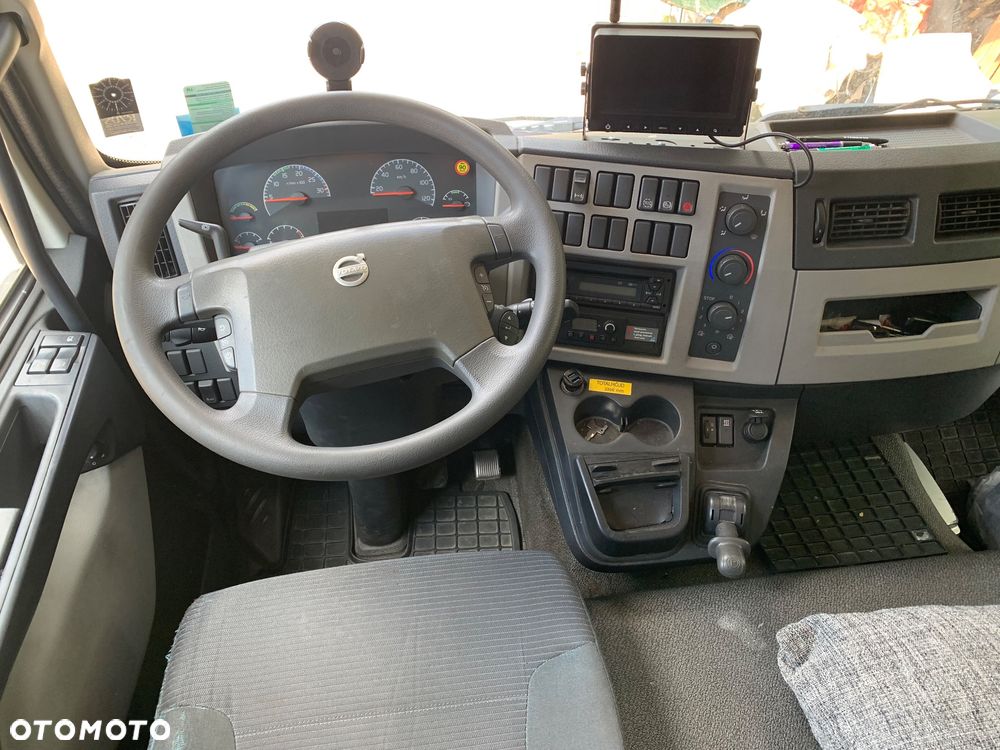 Volvo FL 240 4x2 - 11