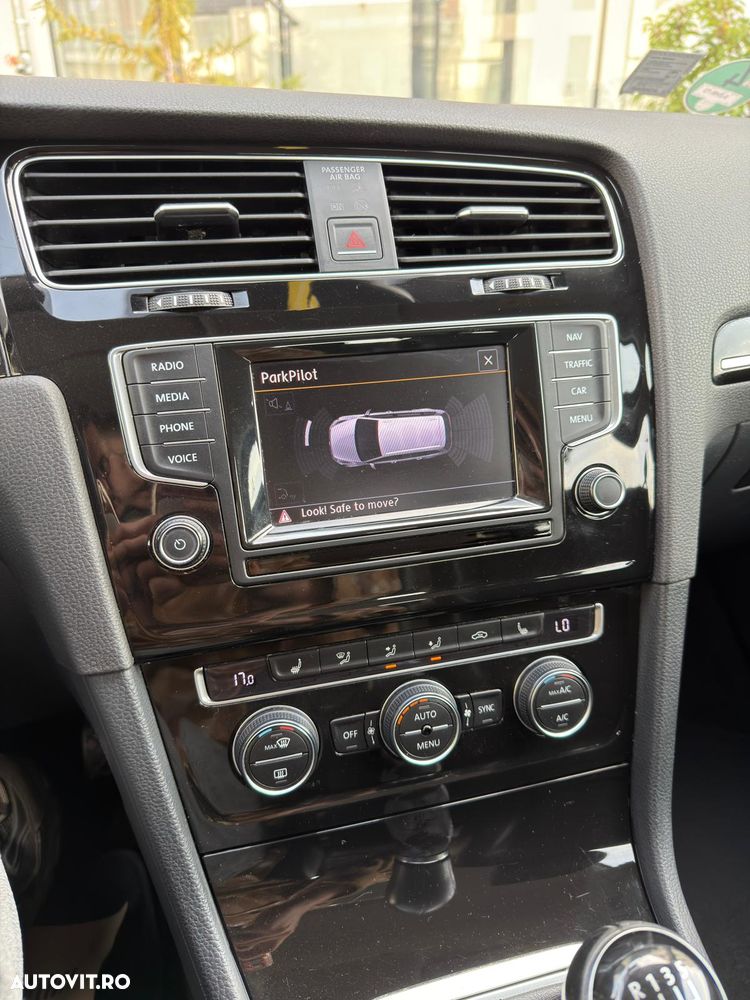 Volkswagen Golf 1.6 TDI BlueMotion Comfortline - 13