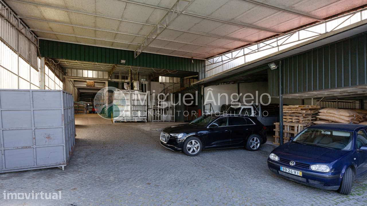 Armazém Industrial com Escritórios | Paços de Brandão - Grande imagem: 4/6