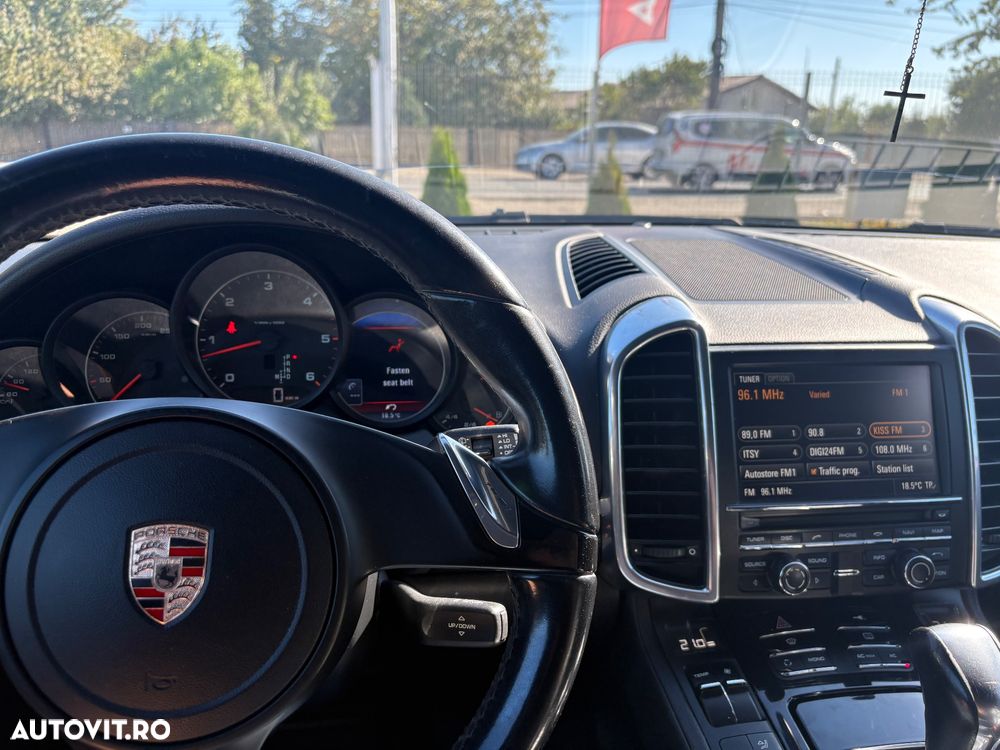 Porsche Cayenne 3.0 L V6 - 10