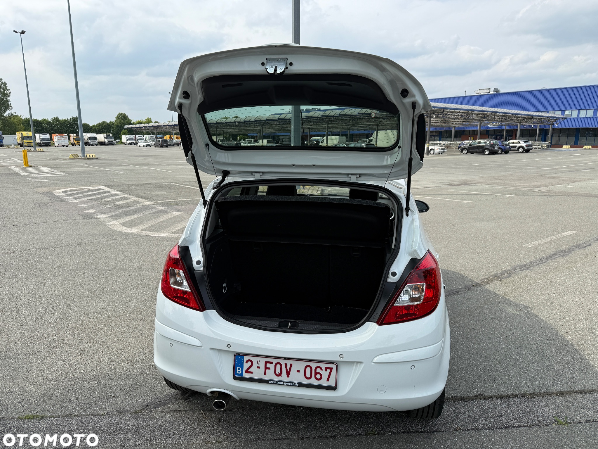 Opel Corsa 1.4 16V Active - 24