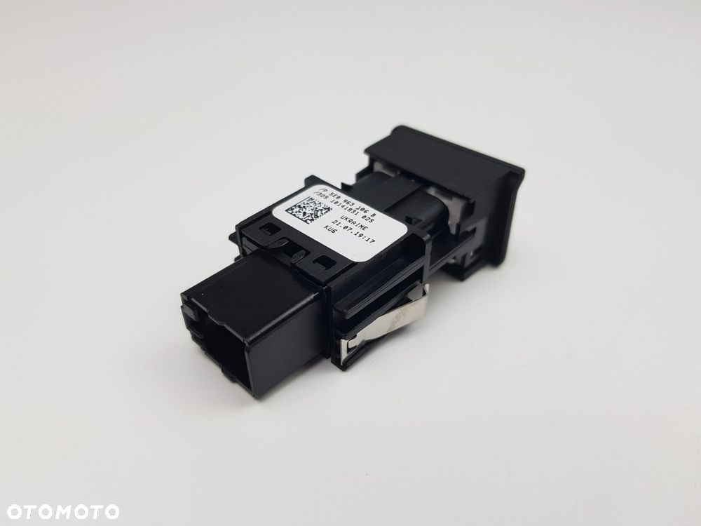 NOWY Przycisk Przełącznik ogrzewania fotela Skoda Octavia III 5E0963106B - 4