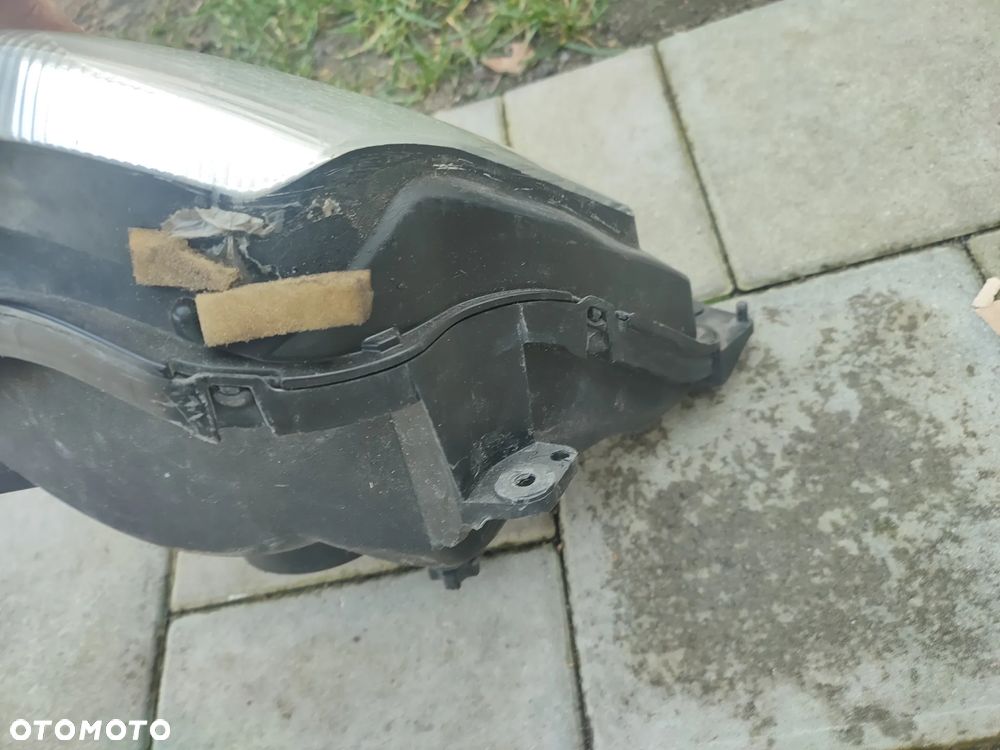 Lampa przód, reflektor Kawasaki ZR7 - 8