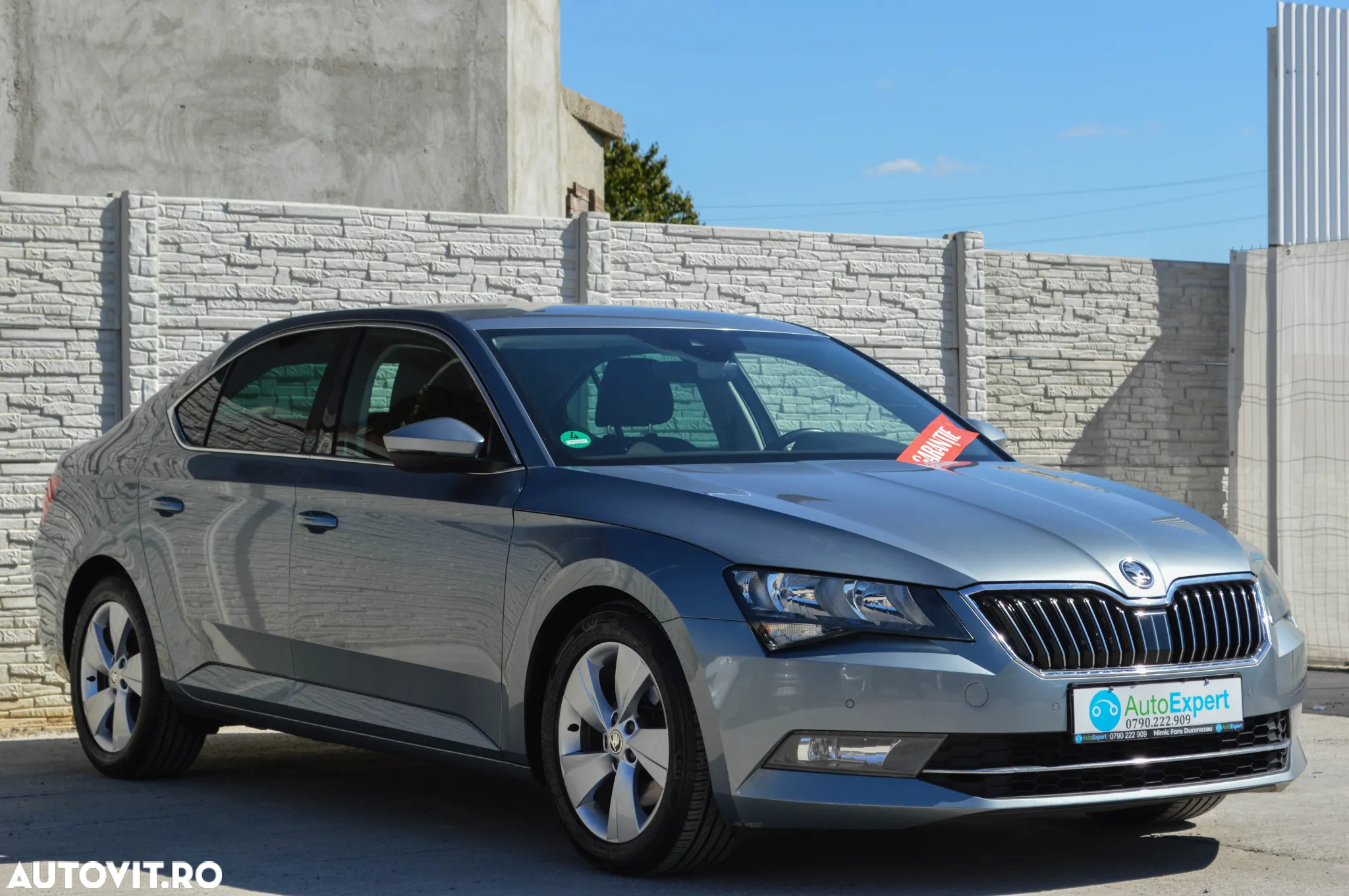 Skoda Superb 2.0 TDI DSG Ambition - 32