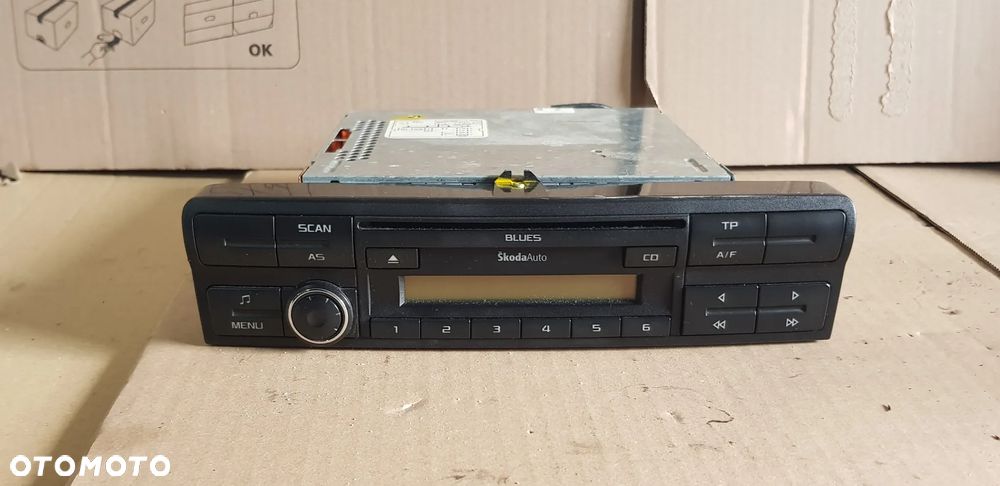 Radio radioodtwarzacz blues 1Z0035152D Skoda Octavia II fl - 1