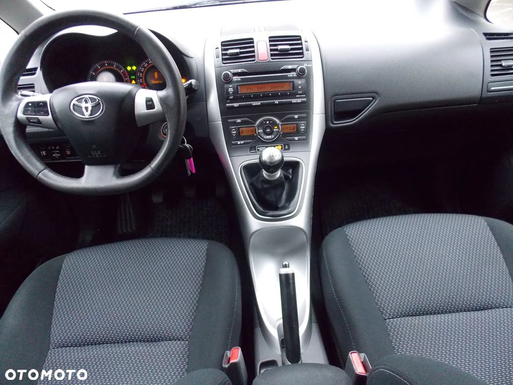 Toyota Auris 1.33 Dual-VVT-i Comfort - 27
