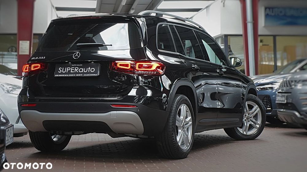 Mercedes-Benz GLB 200 7G-DCT - 11