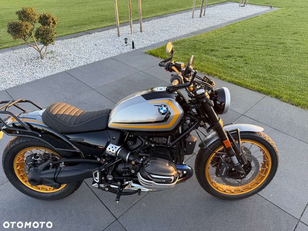 BMW R - 1
