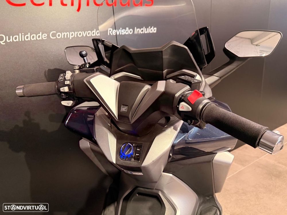 Honda Forza 300 - 10