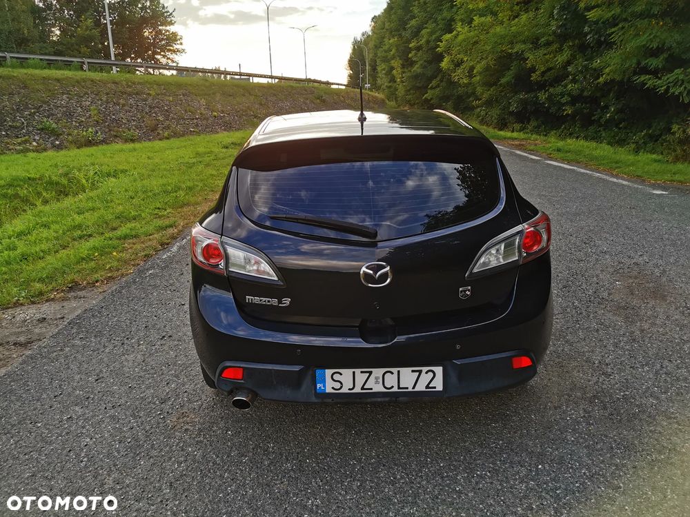 Mazda 3 1.6 Active + - 8