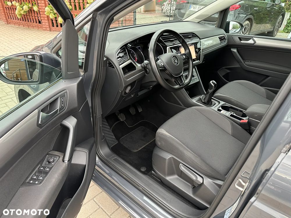 Volkswagen Touran - 6