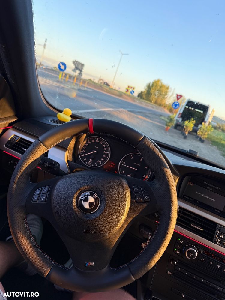 BMW Seria 3 320d DPF Touring Aut. - 16