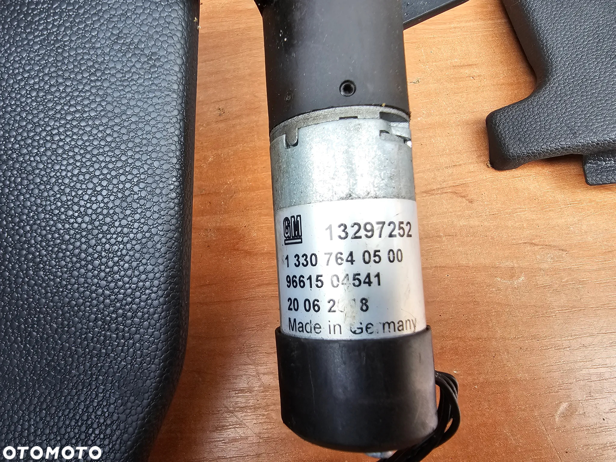 LOTKA DACHU SILNICZEK PRAWY LEWY TYŁ OPEL ASTRA H TWINTOP CABRIO 13297252 13297251 1330771 1330772 - 3