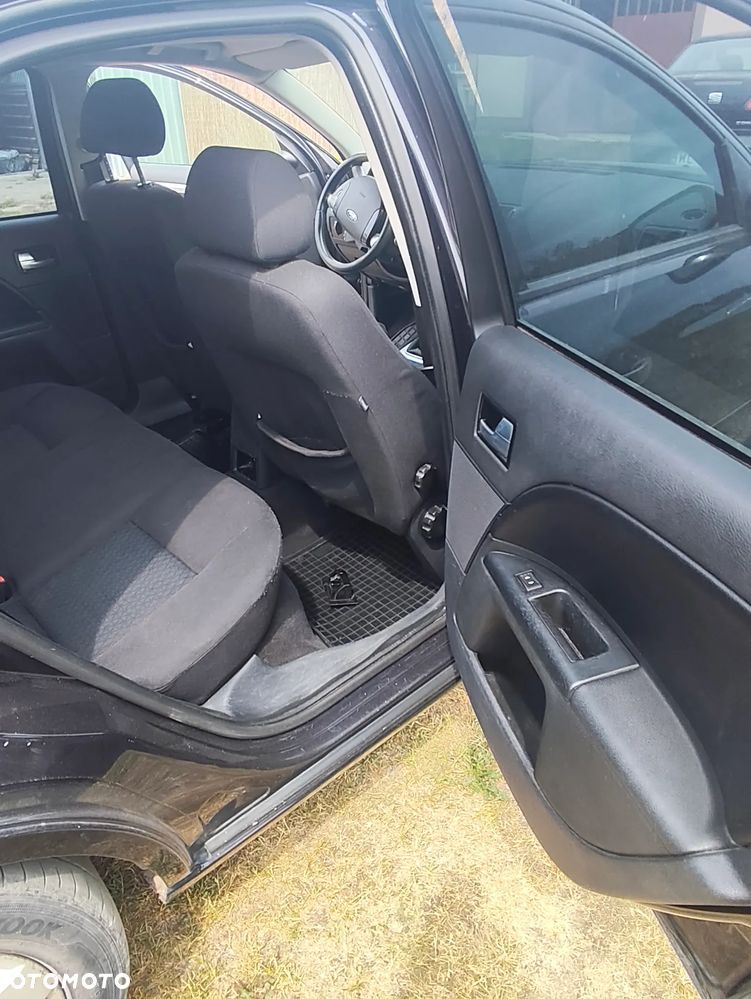 Ford Mondeo 1.8 X - 11