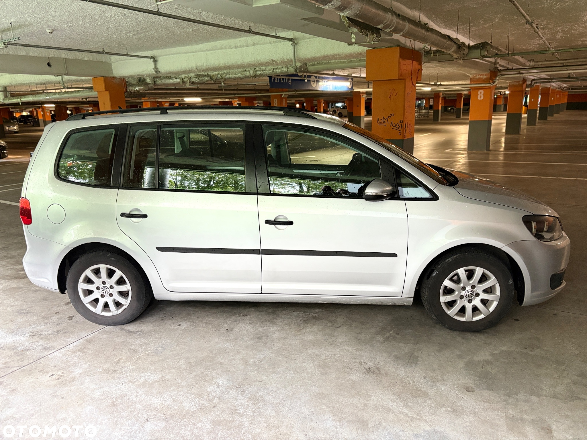 Volkswagen Touran 1.6 TDI DPF BlueMot Comfortline - 4