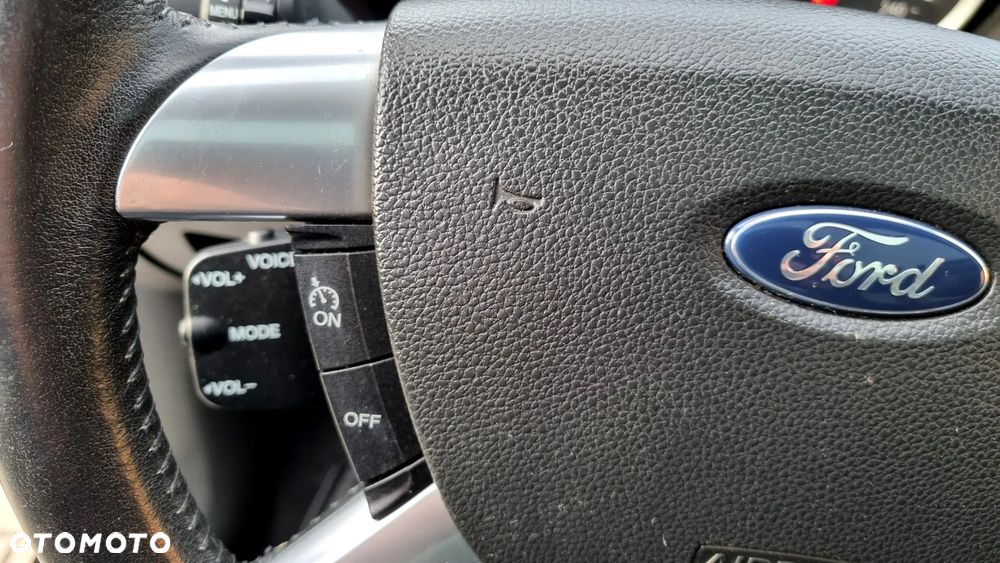 Ford Kuga 2.0 TDCi 4x4 Titanium - 26