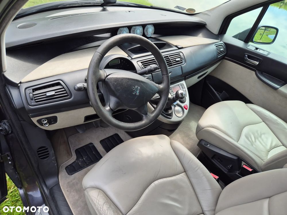 Peugeot 807 HDi 135 Platinum Pullmann - 19
