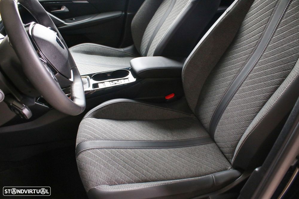 Peugeot 2008 1.2 PureTech Allure - 21