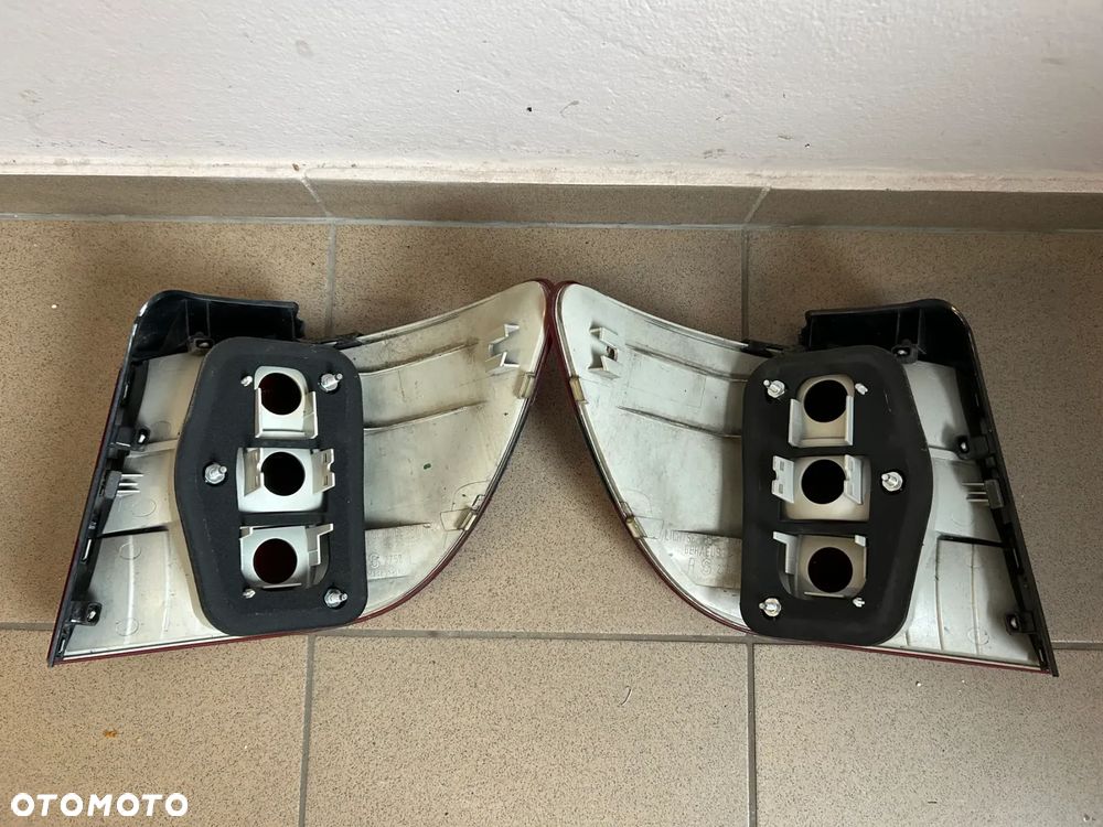 LAMPA TYŁ TYLNA PRAWA LEWA MERCEDES B KLASA W245 - 9