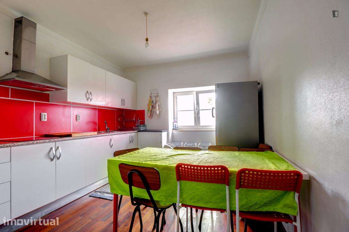 Quarto - localizado em Montes Claros Coimbra - Grande imagem: 4/19