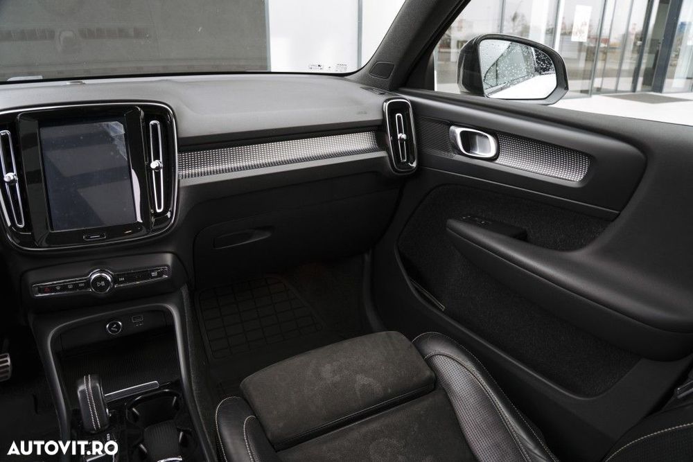 Volvo XC 40 D4 AWD R-Design - 24