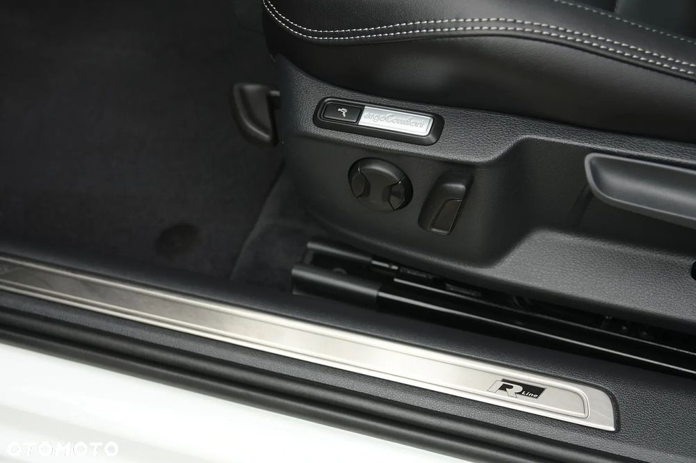 Volkswagen Passat - 31