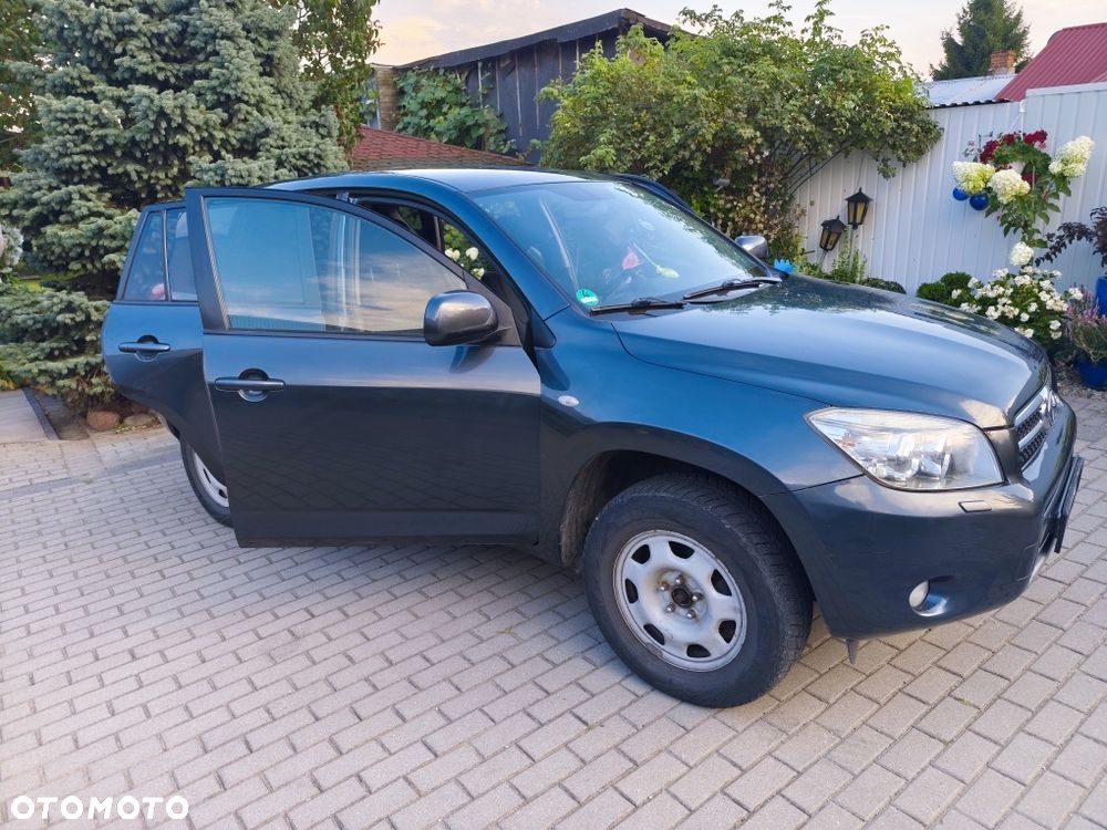 Toyota RAV4 - 8